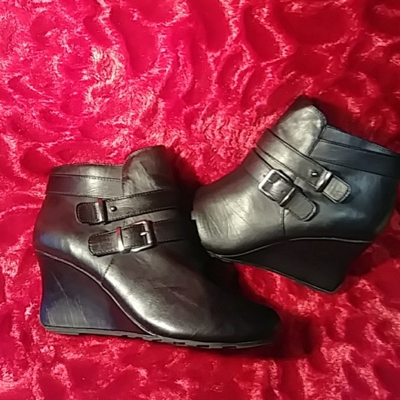 kenneth cole reaction wedge booties
